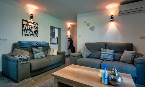 Resale - Villa -
Albir