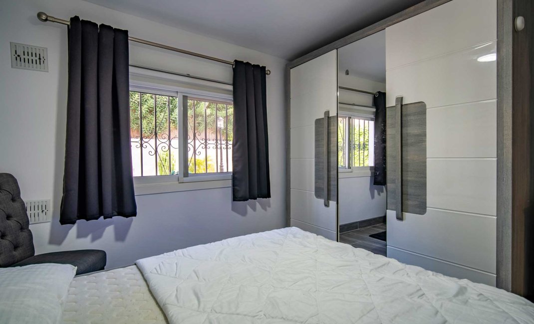 Resale - Villa -
Albir