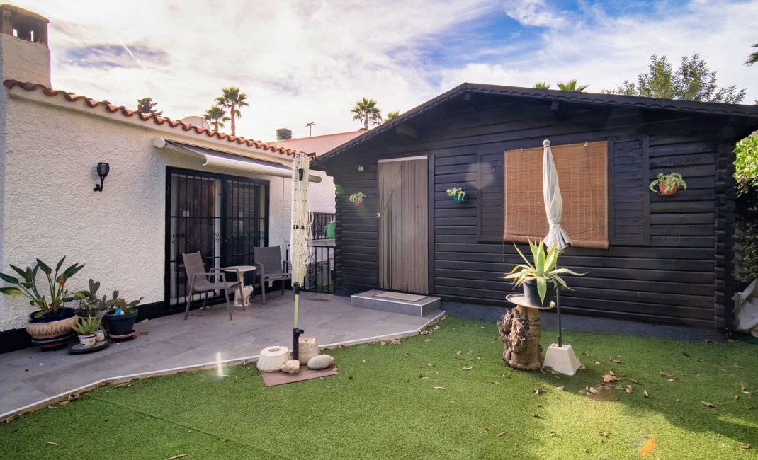 Resale - Villa -
Albir