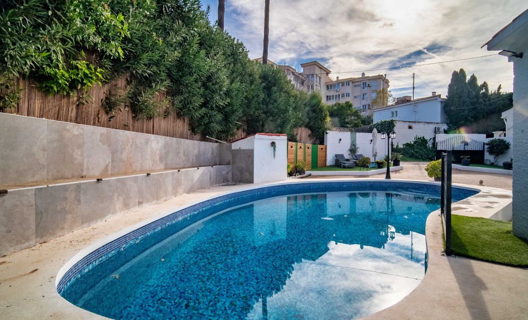 Resale - Villa -
Albir