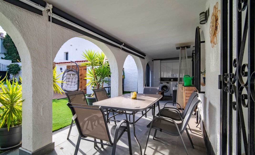 Resale - Villa -
Albir