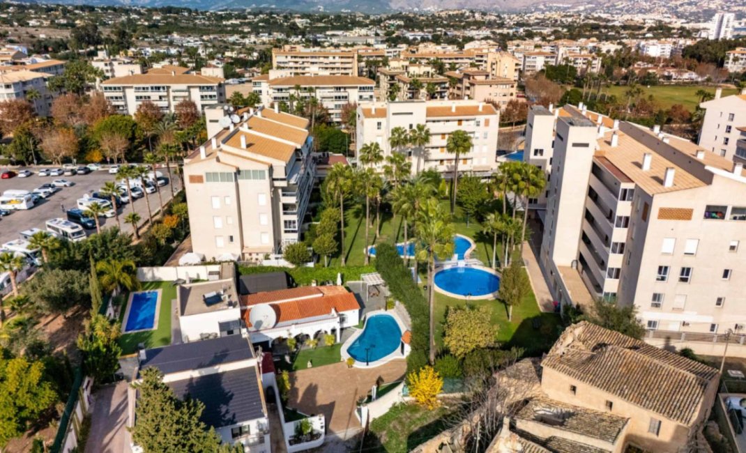 Resale - Villa -
Albir