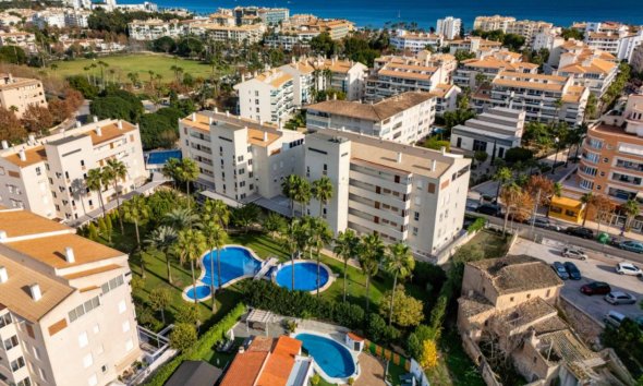 Resale - Villa -
Albir