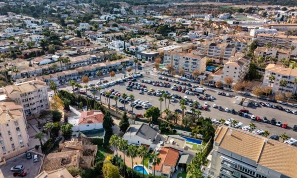 Resale - Villa -
Albir