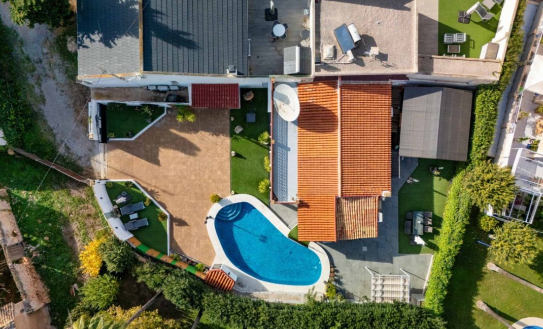Resale - Villa -
Albir