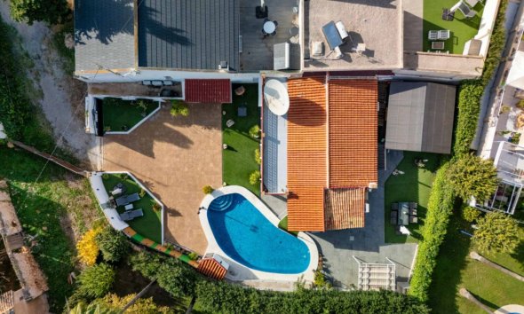 Resale - Villa -
Albir