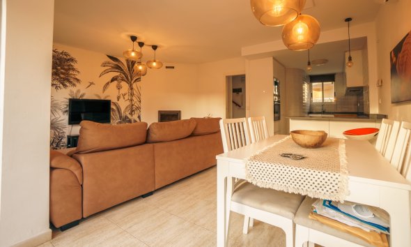 Resale -  Chalet / Villa -
La Nucía