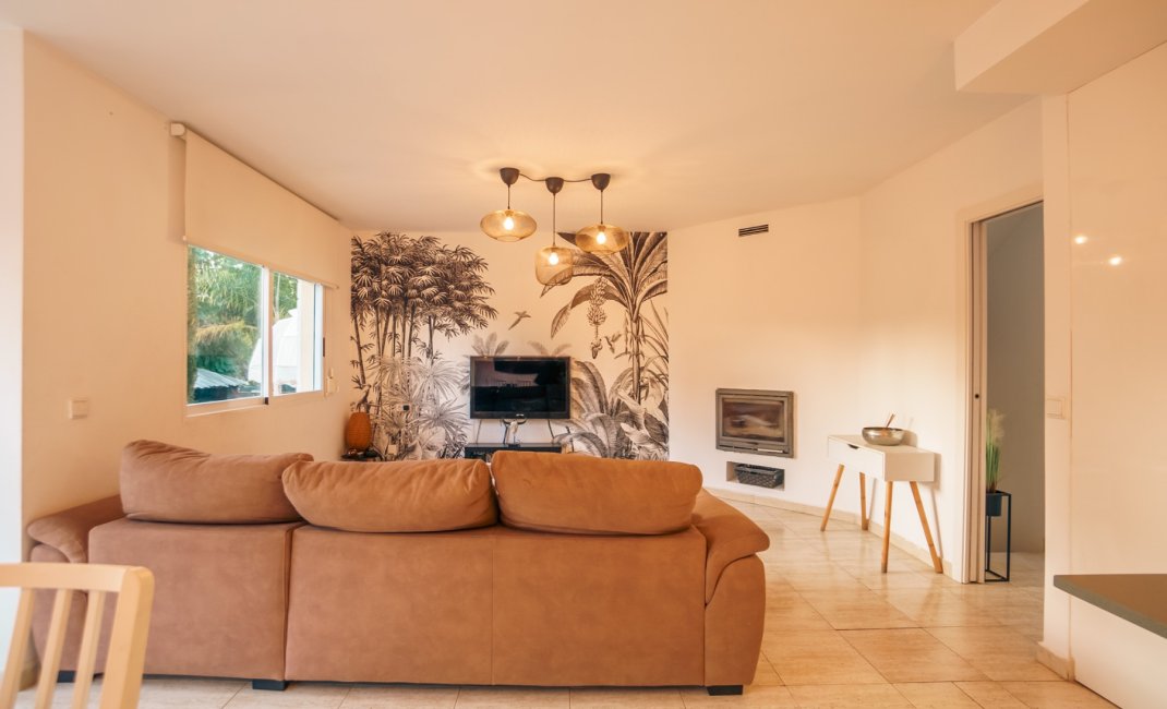 Resale -  Chalet / Villa -
La Nucía