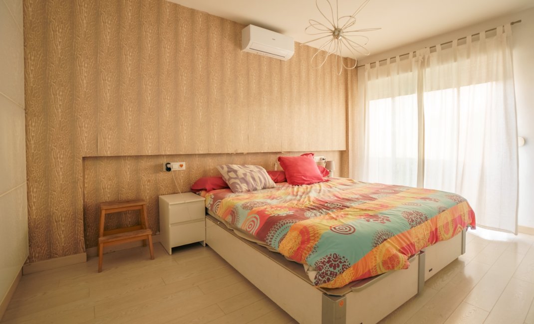 Resale -  Chalet / Villa -
La Nucía