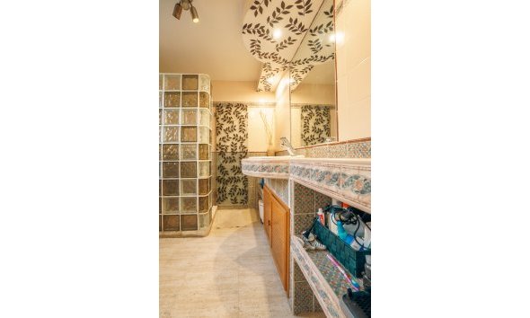 Resale -  Chalet / Villa -
La Nucía