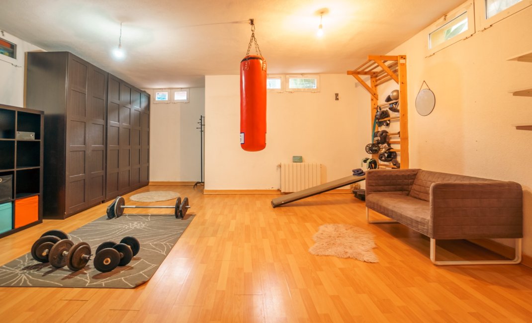 Resale -  Chalet / Villa -
La Nucía