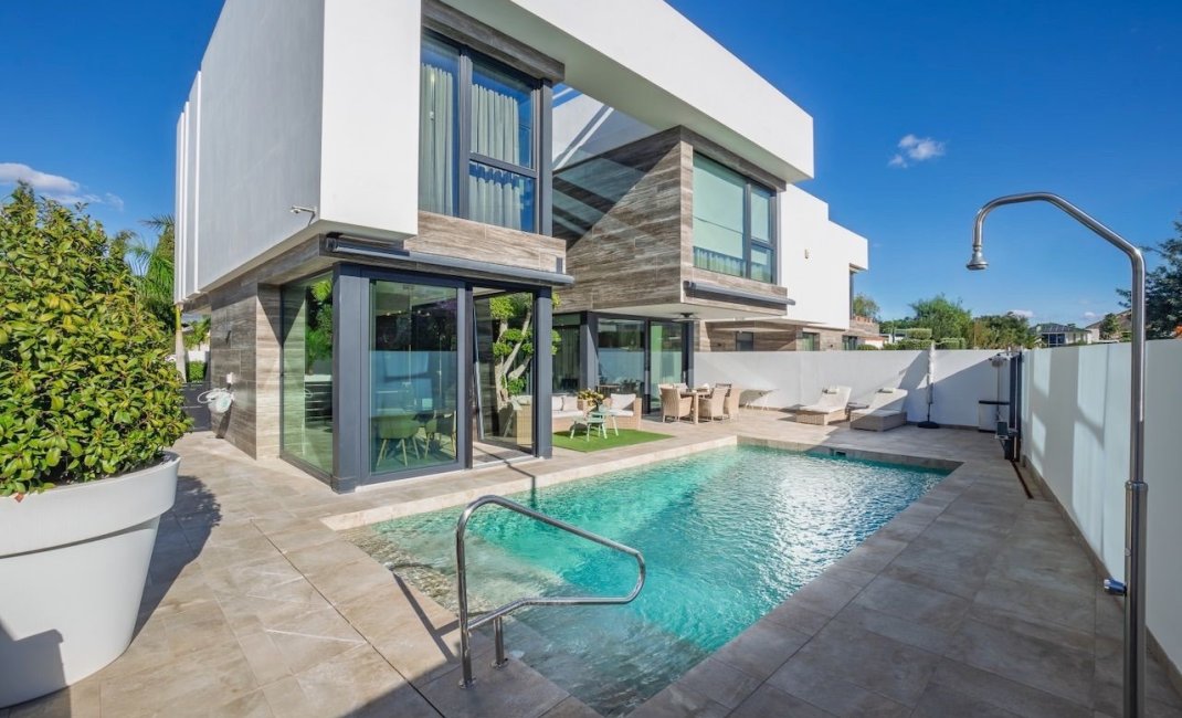 Resale -  Chalet / Villa -
Albir