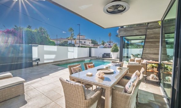 Resale -  Chalet / Villa -
Albir