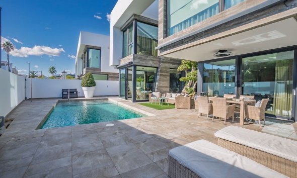 Resale -  Chalet / Villa -
Albir