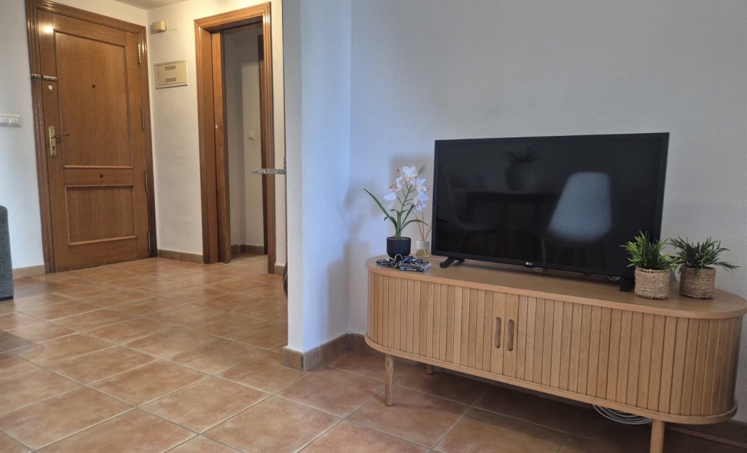  Alquiler larga estancia - Apartamento / piso -
Albir