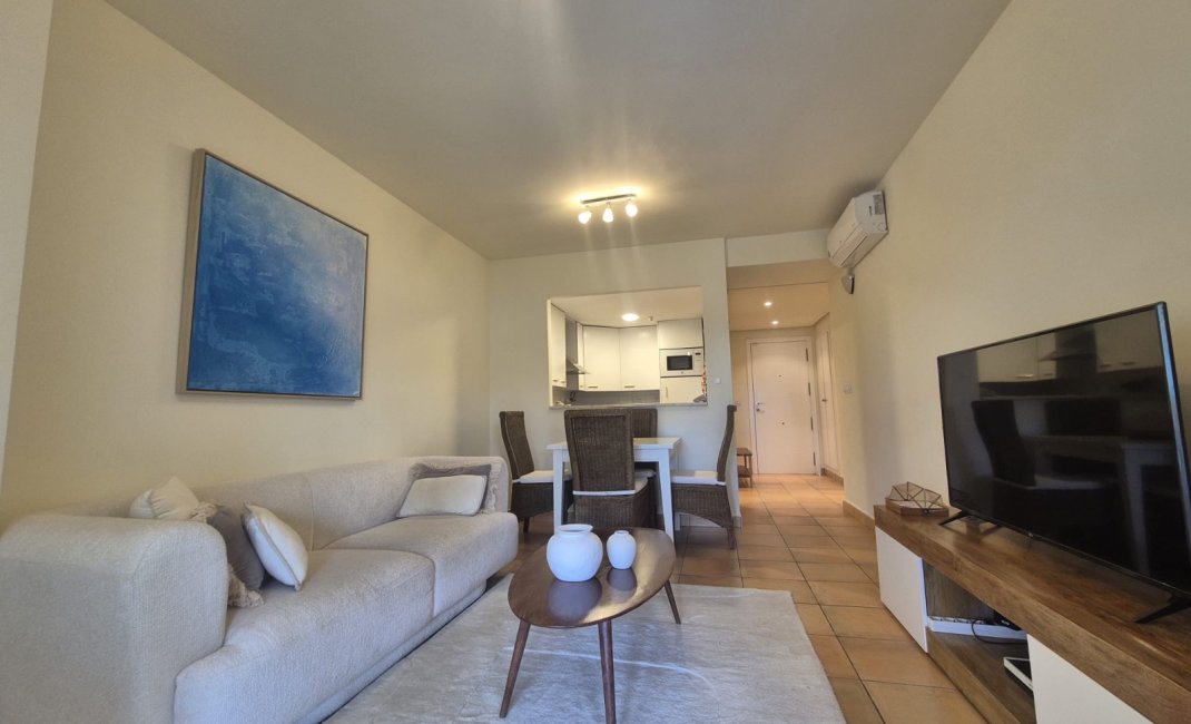  Alquiler larga estancia - Apartamento / piso -
Altea