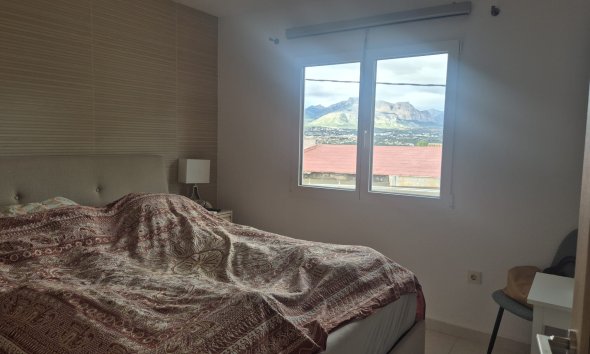 Resale - Bungalow -
Albir