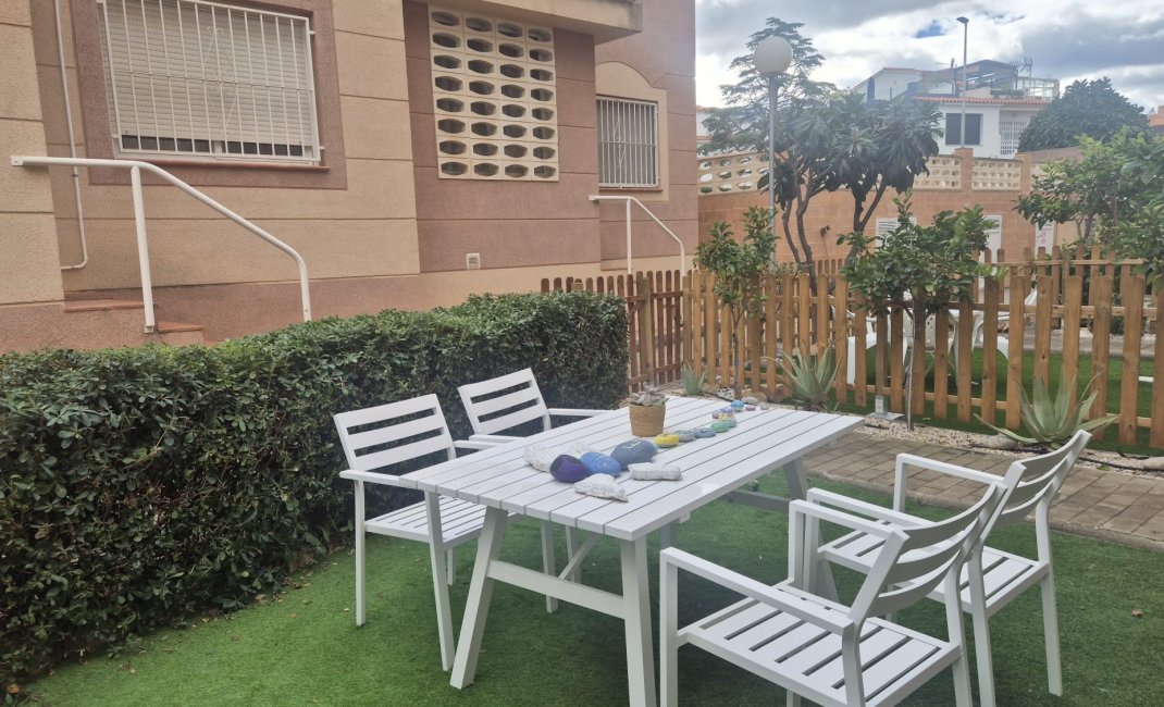 Resale - Bungalow -
Albir