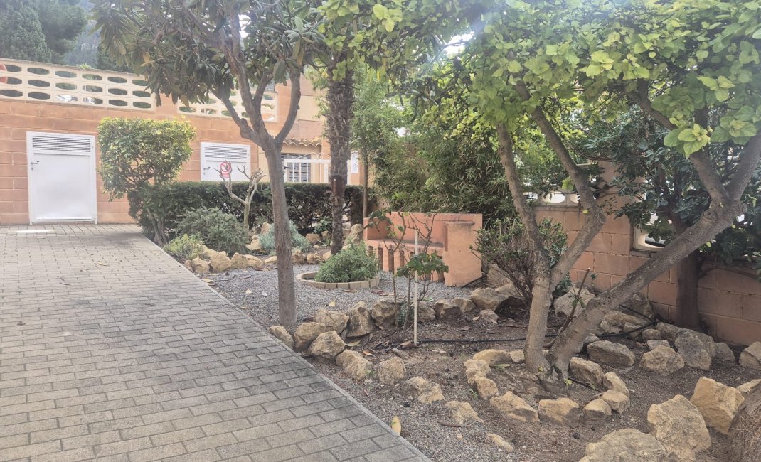 Resale - Bungalow -
Albir