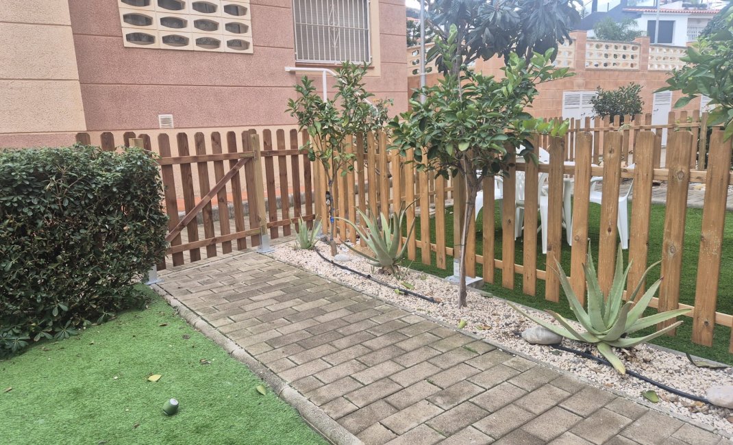 Resale - Bungalow -
Albir