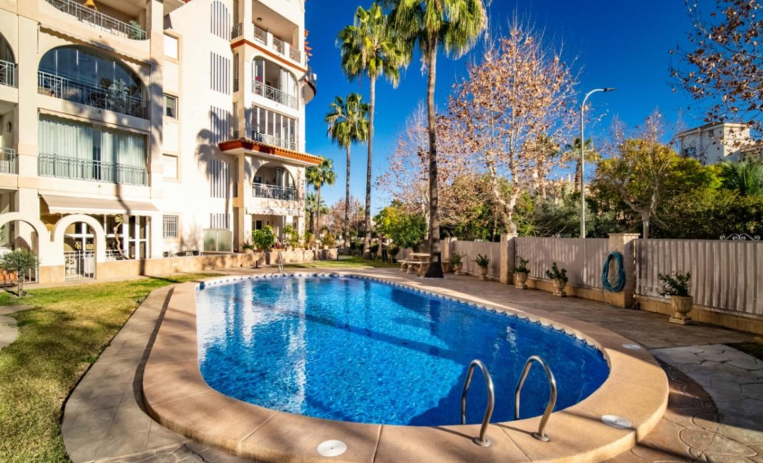 Reventa - apartment -
Albir