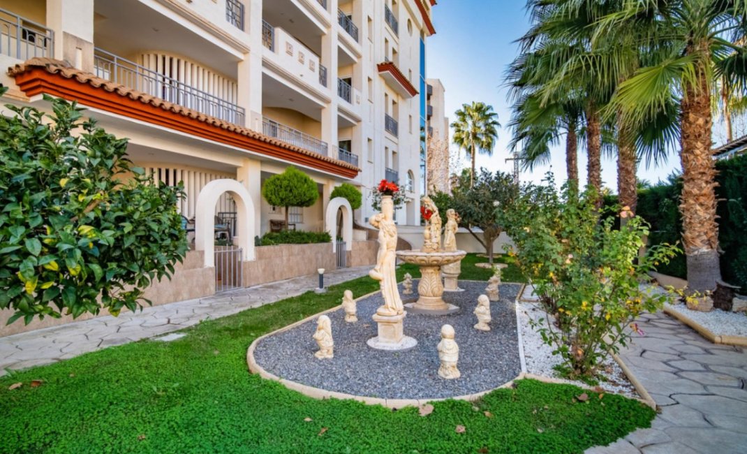 Reventa - apartment -
Albir