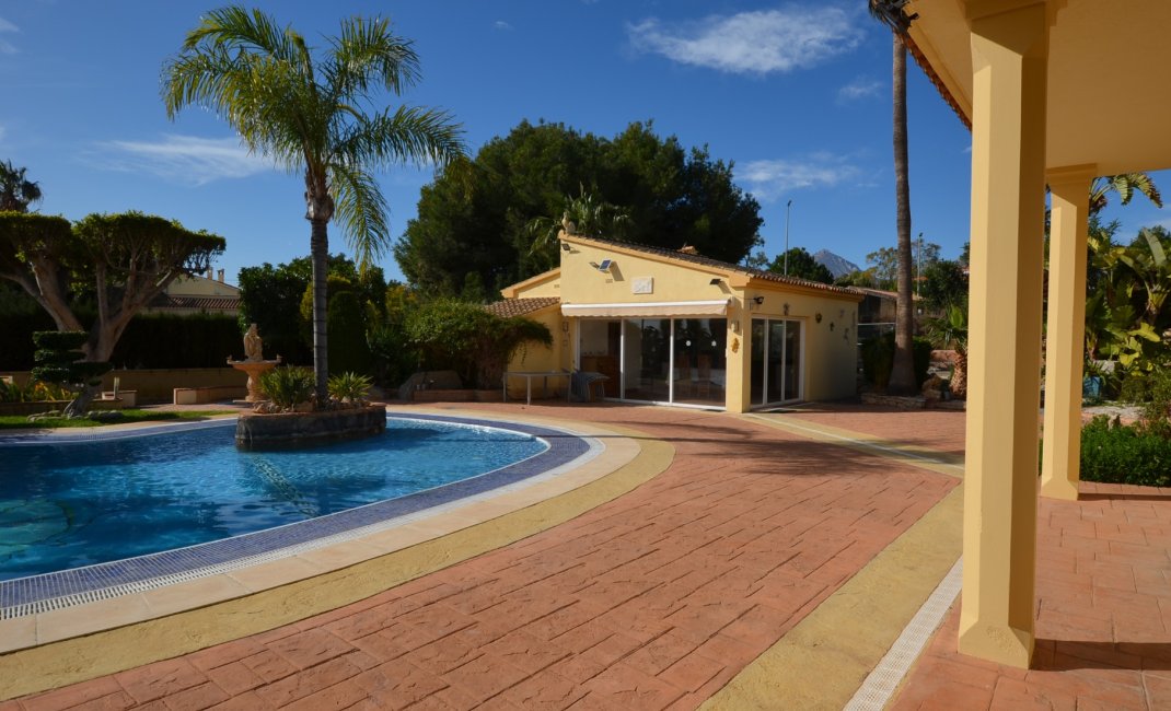 Location à long terme -  Chalet / Villa -
Altea