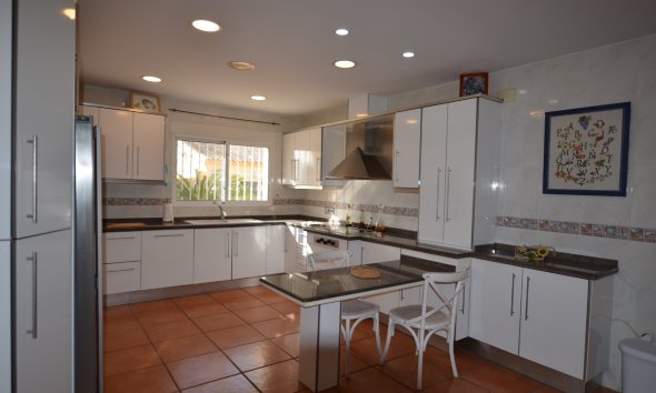 Location à long terme -  Chalet / Villa -
Altea