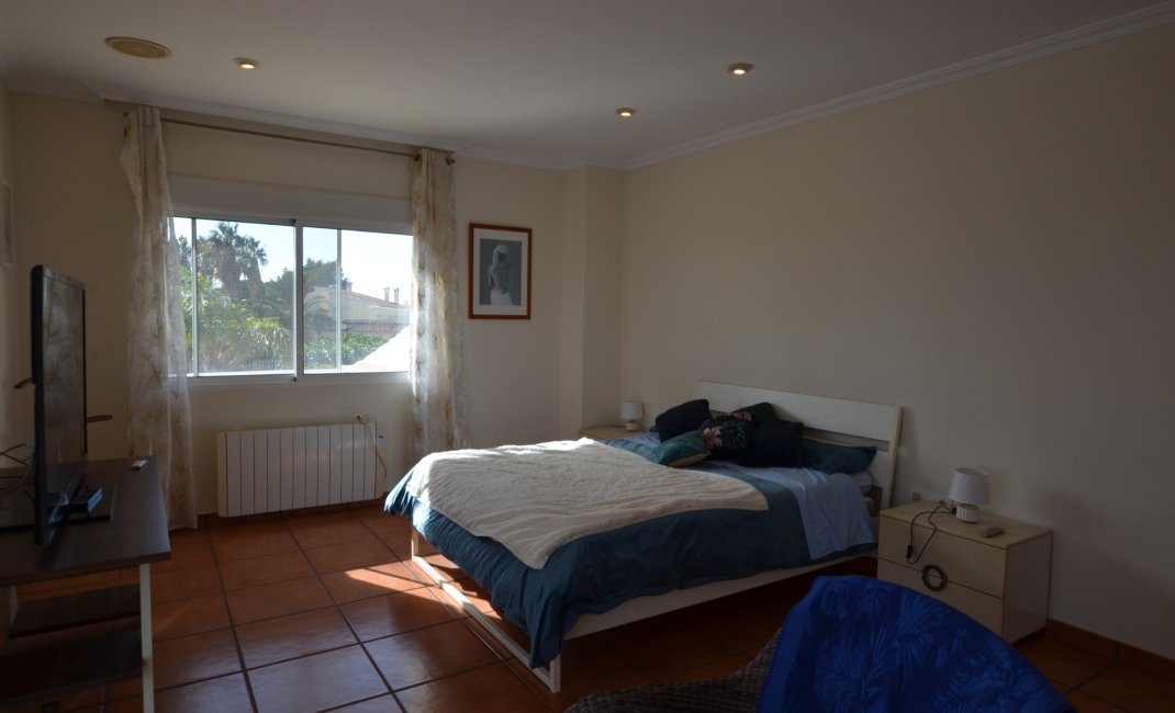 Location à long terme -  Chalet / Villa -
Altea