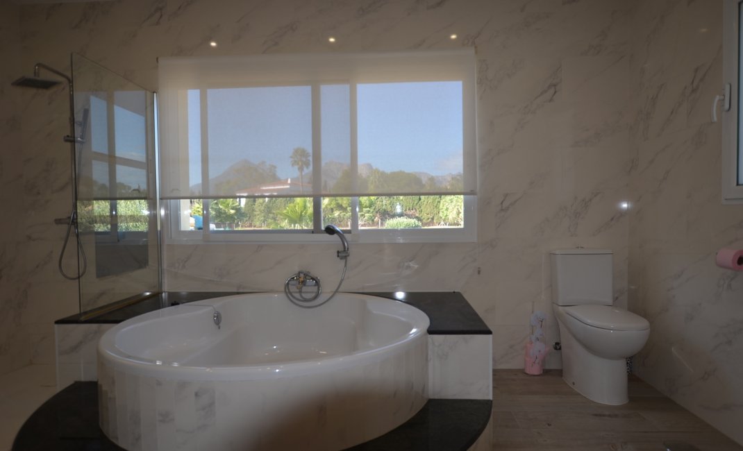 Location à long terme -  Chalet / Villa -
Altea