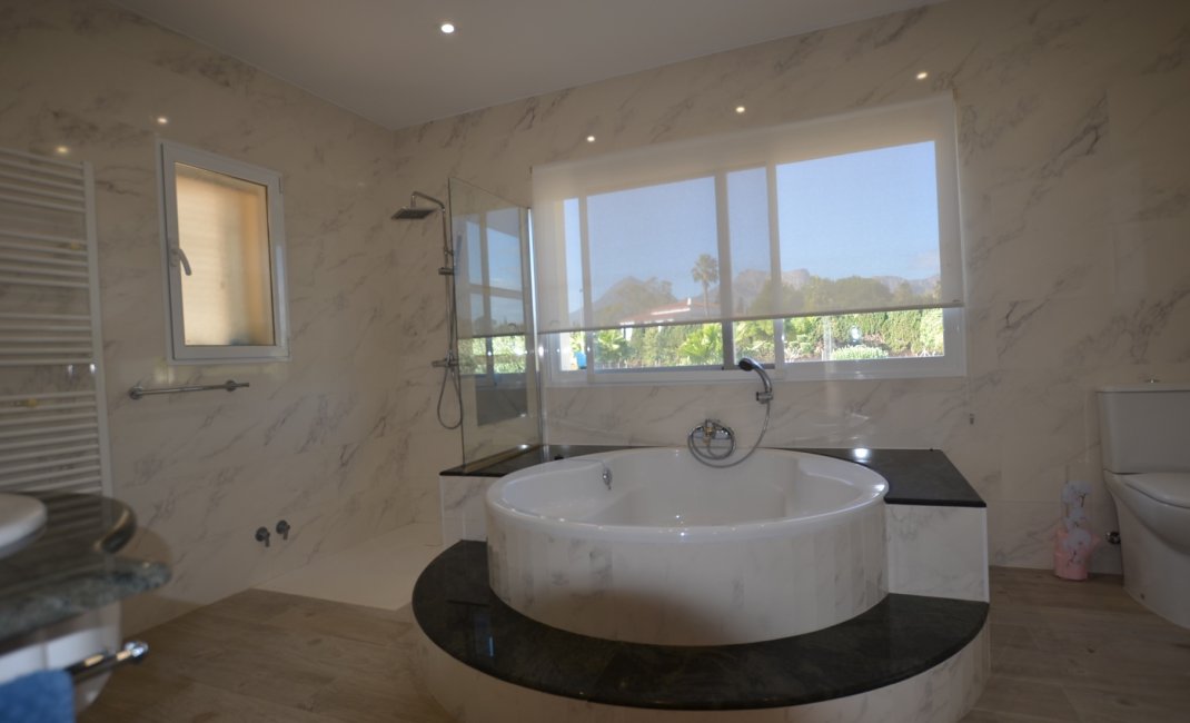 Location à long terme -  Chalet / Villa -
Altea