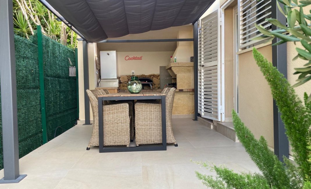 Resale -  Chalet / Villa -
La Nucía