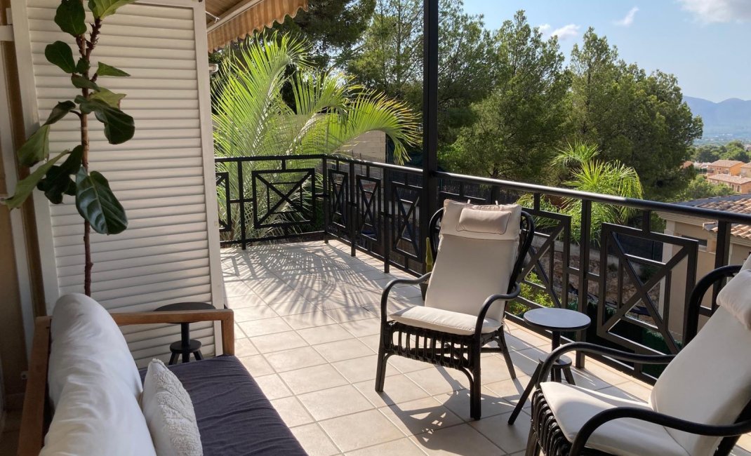 Resale -  Chalet / Villa -
La Nucía