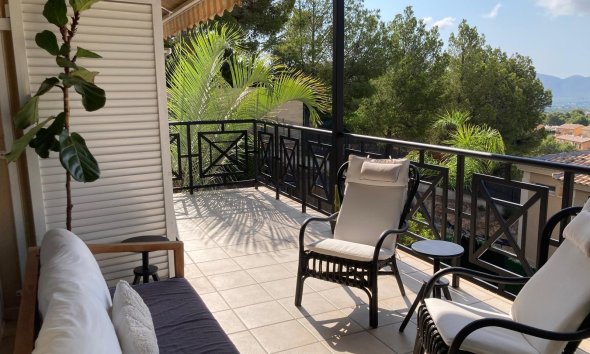 Resale -  Chalet / Villa -
La Nucía