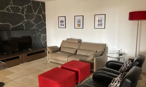 Resale -  Chalet / Villa -
La Nucía