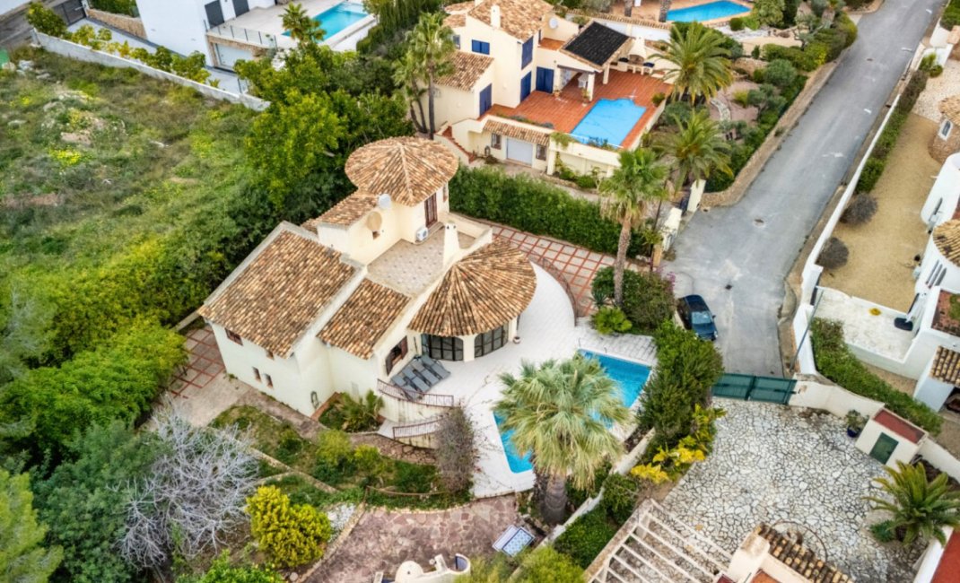 Resale - Villa -
Callosa De Ensarrià - Santa Clara