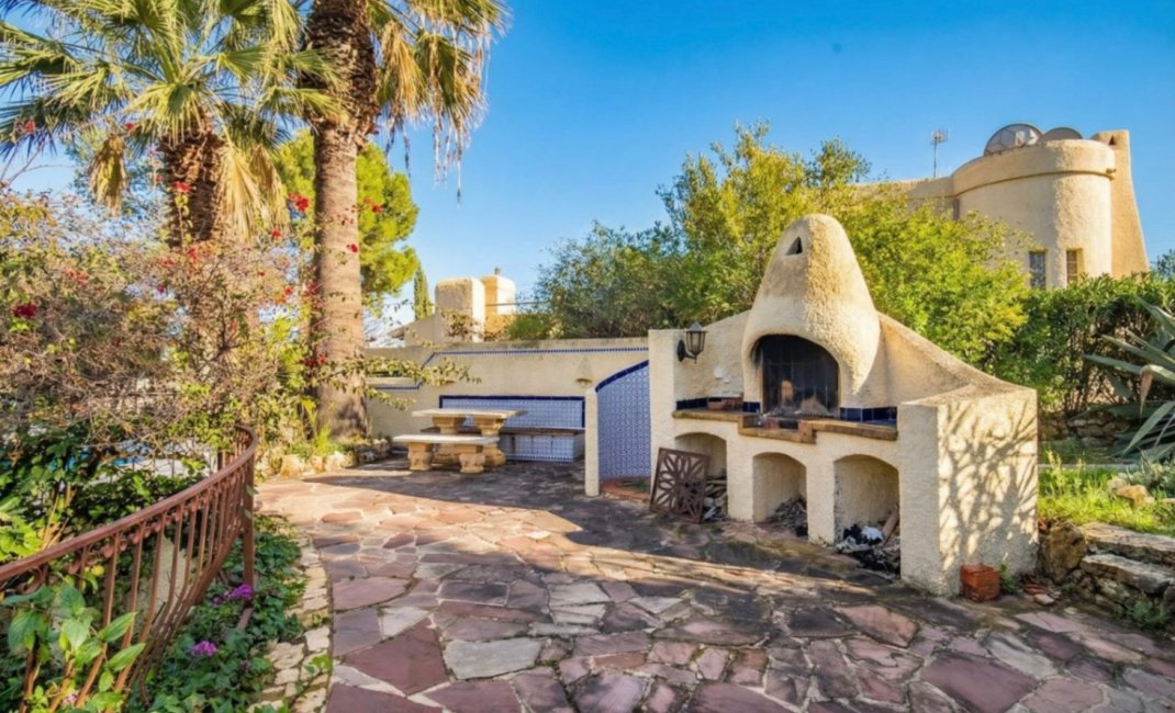 Resale - Villa -
Callosa De Ensarrià - Santa Clara