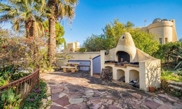 Resale - Villa -
Callosa De Ensarrià - Santa Clara