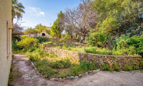 Resale - Villa -
Callosa De Ensarrià - Santa Clara