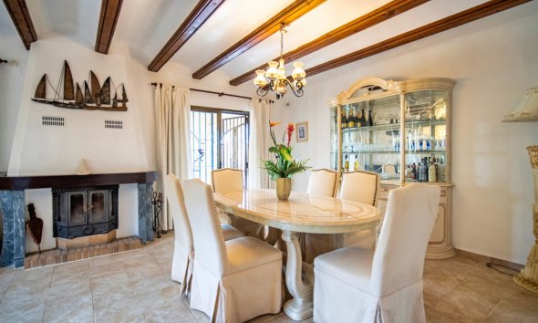 Resale - Villa -
Callosa De Ensarrià - Santa Clara