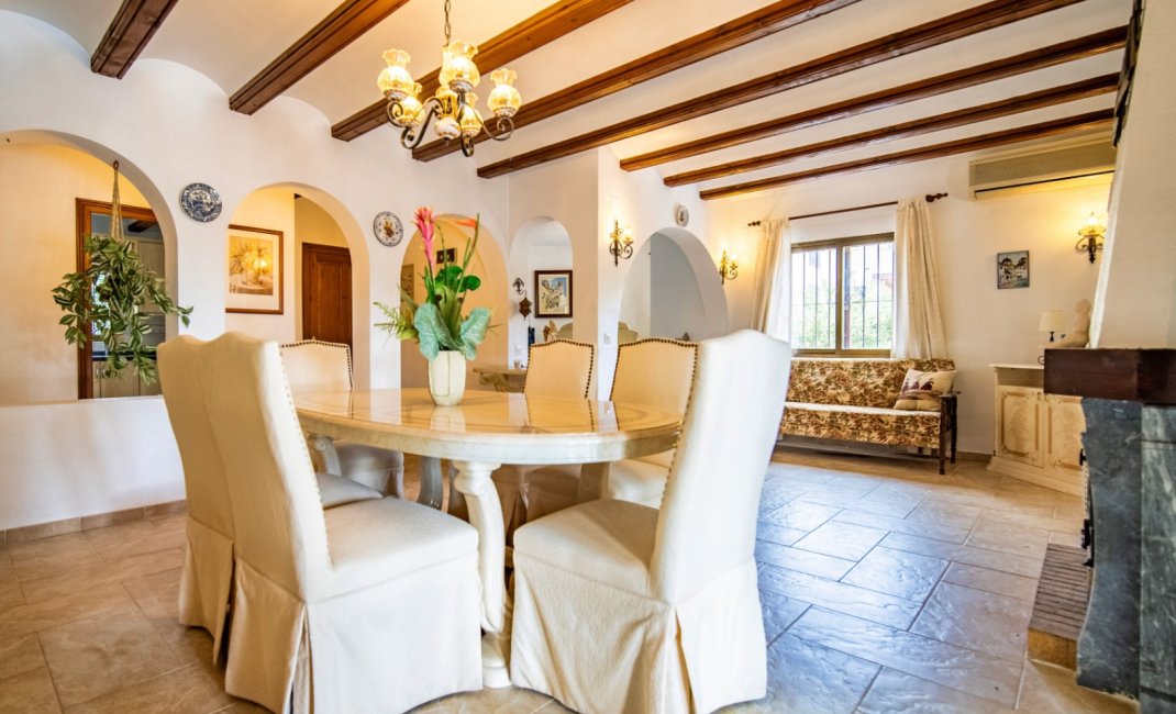 Resale - Villa -
Callosa De Ensarrià - Santa Clara