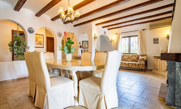 Resale - Villa -
Callosa De Ensarrià - Santa Clara