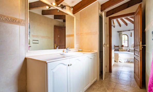 Resale - Villa -
Callosa De Ensarrià - Santa Clara