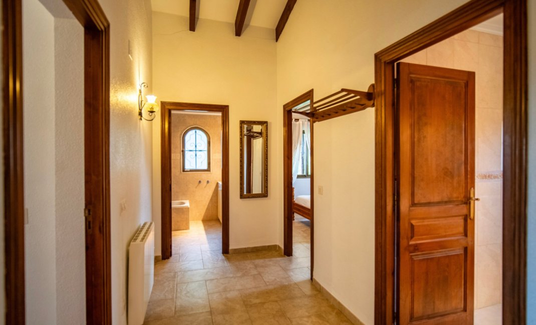 Resale - Villa -
Callosa De Ensarrià - Santa Clara