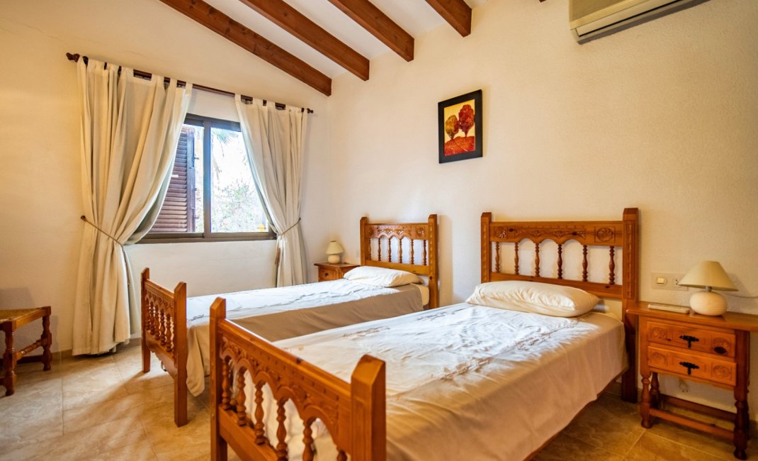 Resale - Villa -
Callosa De Ensarrià - Santa Clara