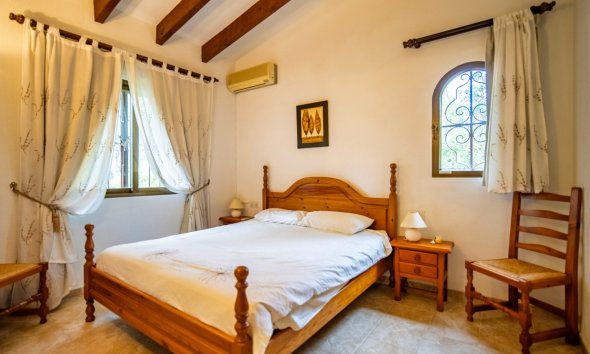 Resale - Villa -
Callosa De Ensarrià - Santa Clara