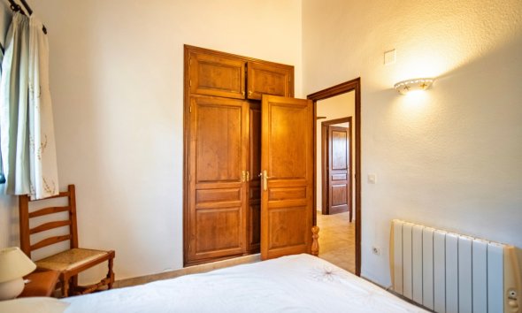 Resale - Villa -
Callosa De Ensarrià - Santa Clara