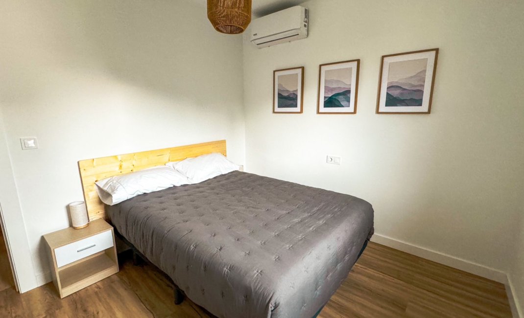 Alquiler corta estancia - Apartamento / piso -
Albir