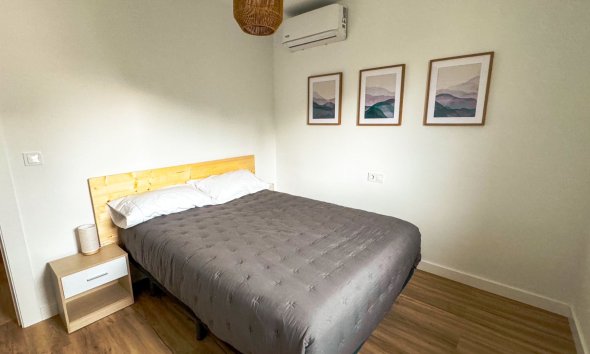 Alquiler corta estancia - Apartamento / piso -
Albir