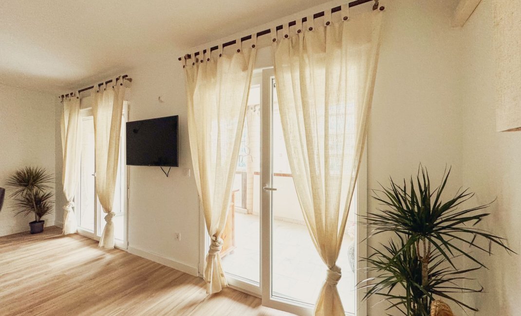 Alquiler corta estancia - Apartamento / piso -
Albir